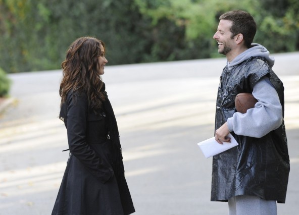 Bradley Cooper và Jennifer Lawrence trong The Silver Linings Playbook