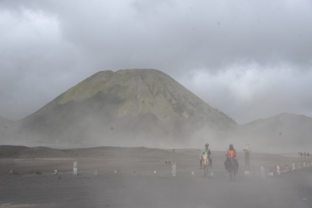 Đường đến núi lửa Bromo ở Indonesia