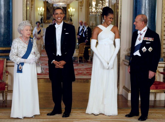 Cách phối đồ cho nam theo dresscode white tie như Obama