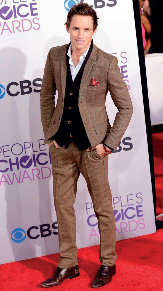 Mặc vest đẹp như Eddie Redmayne tại People's Choice Award