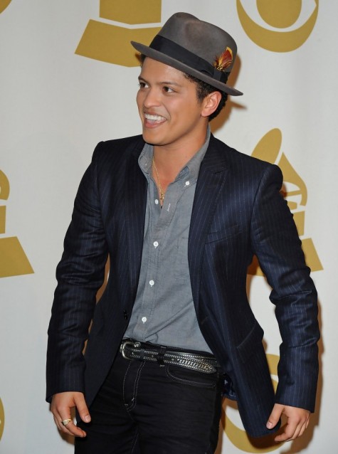 [Image: mu-dep-cho-nam-bruno-mars-475x638.jpg]