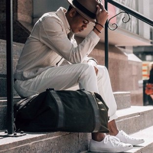 Cách phối màu quần áo với xu hướng Off-white