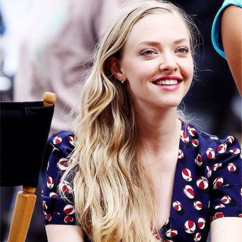 Sự xuất hiện của Amanda Seyfried  trong siêu hài Ted 2 xem như cơn gió nhẹ giữa mùa hè tràn nắng với những tình tiết hài hước, lời thoại khiêu khích từ những câu chuyện tếu táo của cánh đàn ông  .