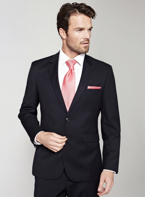 phong cách nam tính với cà vạt màu hồng