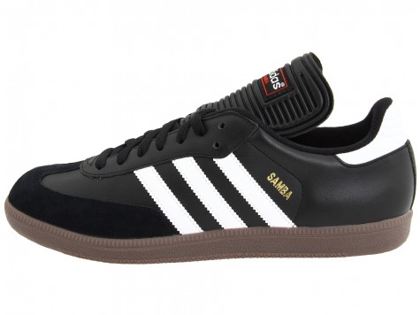 Adidas Samba với logo 3 vạch nổi tiếng