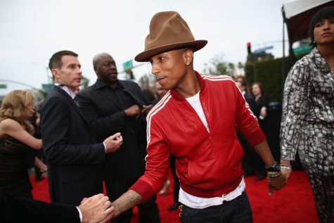 Pharrell Williams tại lễ trao giải Grammy lần thứ 56