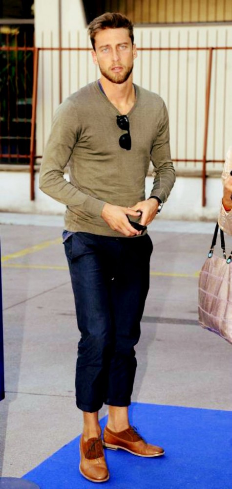 Marchisio kết hợp quần jeans khỏe khoắn với giày da sang trọng