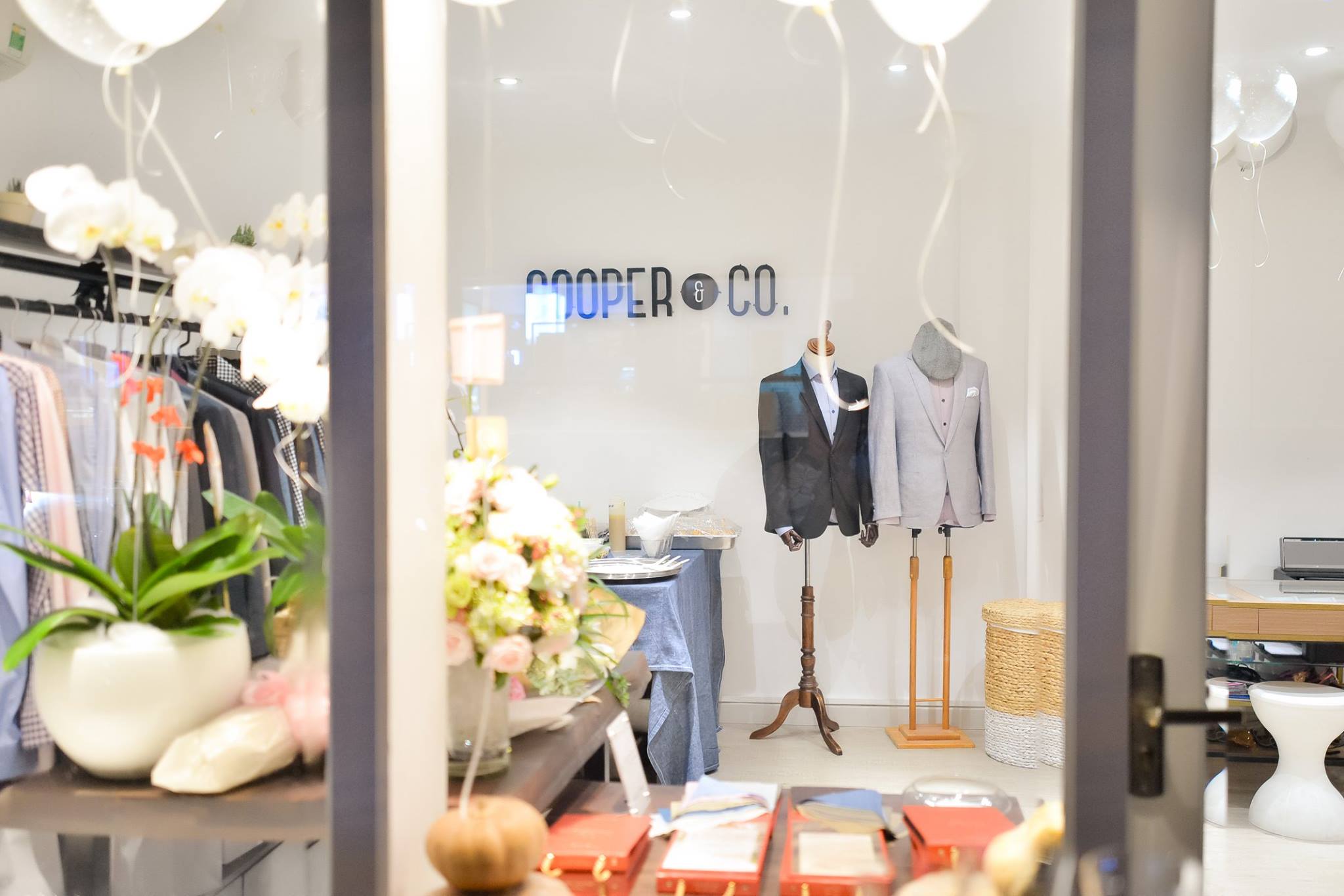 Cooper & Co. là một boutique chuyên về suit may đo (bespoke) dành cho nam giới