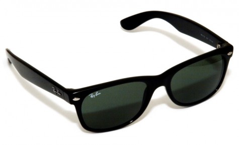 Sản phẩm Wayfarer của Rayban.
