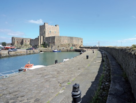 Lâu đài Carrickfergus, cửa ngõ vào cung đường ven biển Coastal Way