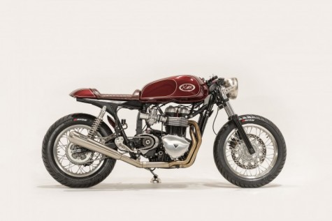 Ryan Reynolds & Triumph Thruxton cafe racer - elle man