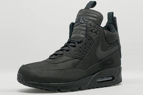 7 xu hướng thời trang giày nam nên tránh - nike airmax sneakerboots - elleman 2