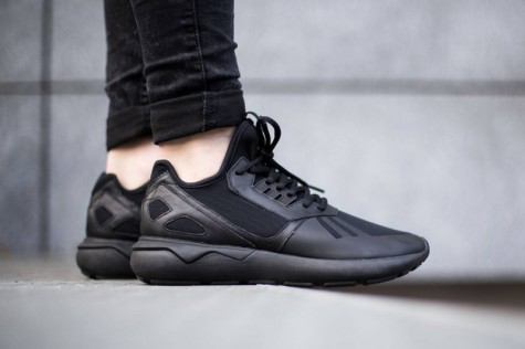 Đen - phong cách thời trang - black tubular runner - elle man