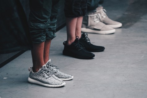 6 cái bắt tay tuyệt vời nhất trong thế giới thời trang - Kanye x adidas yeezy boost - elleman