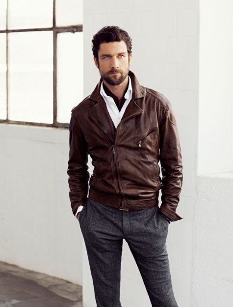 5 phong cách thời trang cực chất phối cùng màu trung tính - tan jacket + grey trousers 1 - elle man