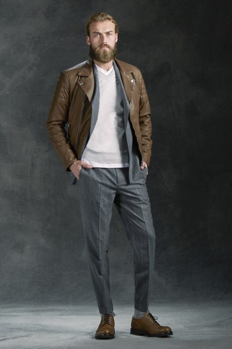 5 phong cách thời trang cực chất phối cùng màu trung tính - tan jacket + grey trousers 3 - elle man