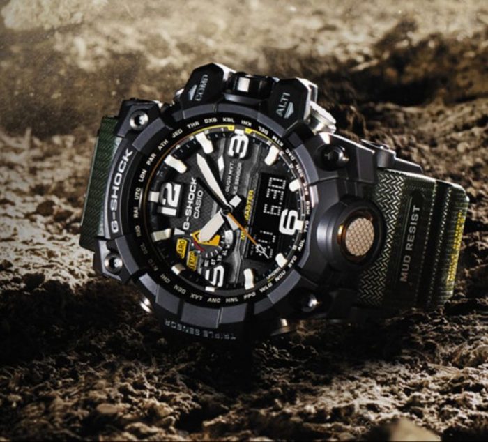 đồng hồ nam: đồng hồ G-shock màu đen.