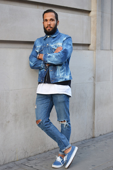 Quần Jeans rách đang là xu hướng mới trong làng thời trang năm nay