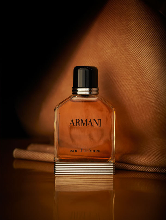 nước hoa nam mùi gỗ: Armani Eau D’Aromes.