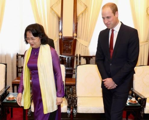 Hoàng tử William và Phó thủ tướng Đặng Thị Ngọc Thịnh.