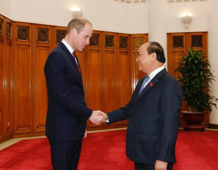 Hoàng tử William và Thủ tướng Nguyễn Xuân Phúc.
