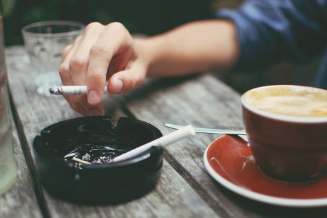 Sản phẩm làm trắng răng hiệu quả nhất: Cà phê, thuốc lá