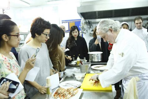 bếp trưởng 2** Michelin Alain Dutournier sẽ trình diễn tinh hoa nghệ thuật ẩm thực Pháp trong buổi dạy nấu ăn đặc biệt được tổ chức tại Press Club, Hà Nội
