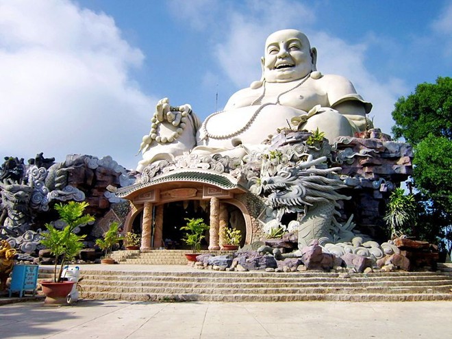 tượng phật khổng lồ, Tượng Phật Di Lặc - elle man 9