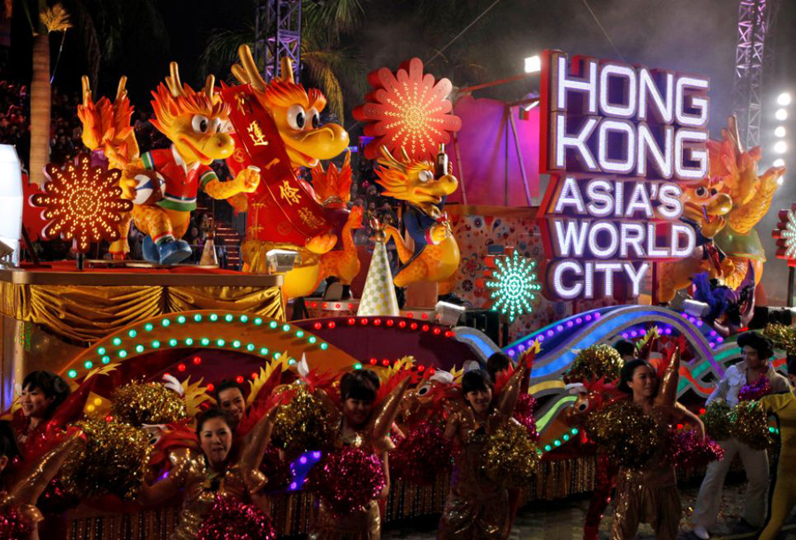 Hong Kong - new year's eve parade 1 - elle man