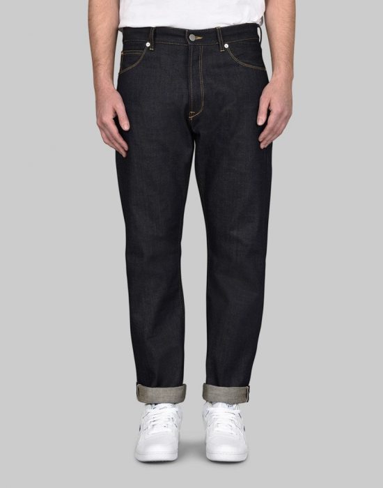 xu huong denim - denim dang bootcut - elle man 8