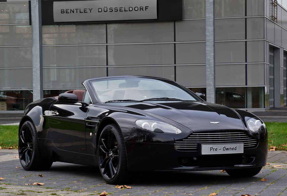 xe hoi dep - Aston Martin V8 Vantage - elle man 3