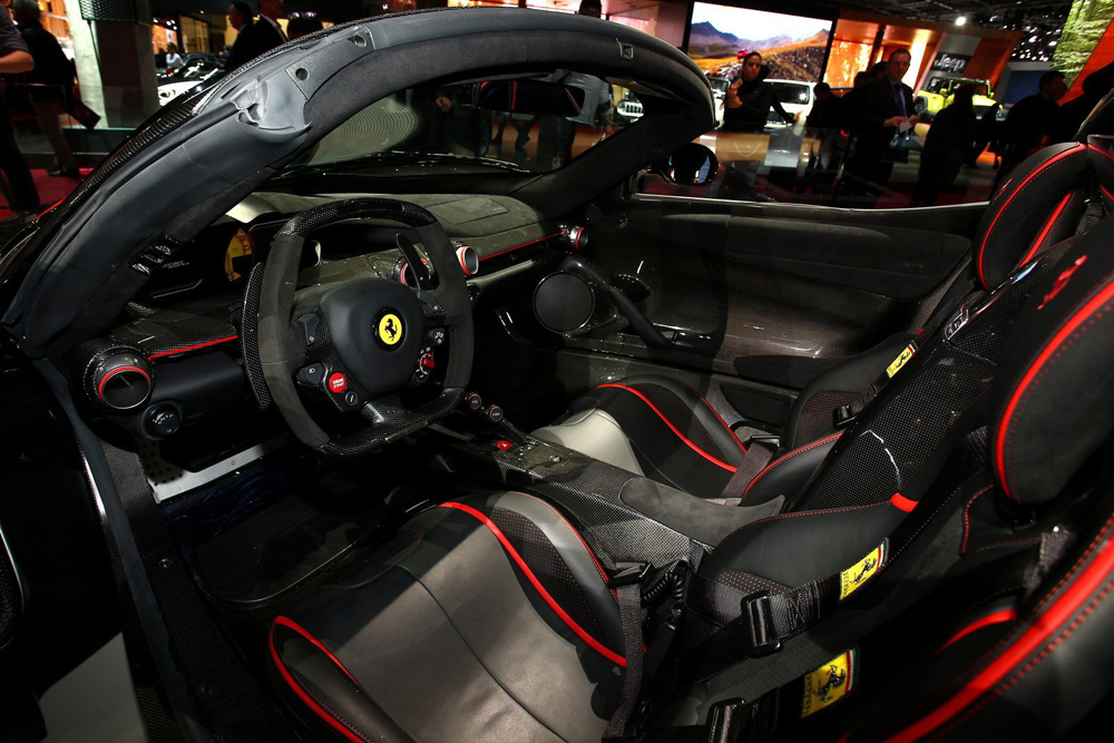 xe hoi dep - Ferrari LaFerrari Aperta - elle man 3