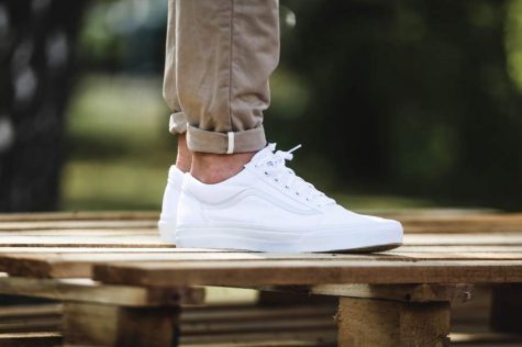 giay the thao all-white - Vans Old Skool - elle man 1