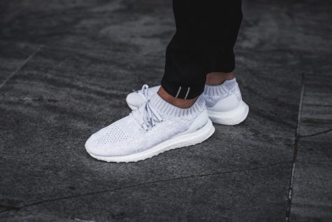 giay the thao all-white - adidas ultra boost uncaged white - elle man 1