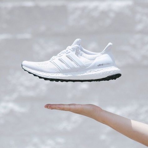 giay the thao all-white - ultra boost triple white - elle man 3