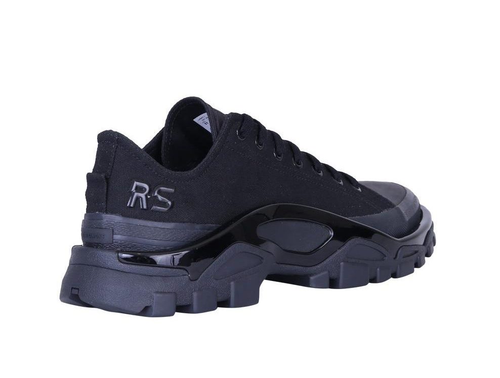 giay the thao ugly sneakers - raf simons adidas new runner - elle man 1