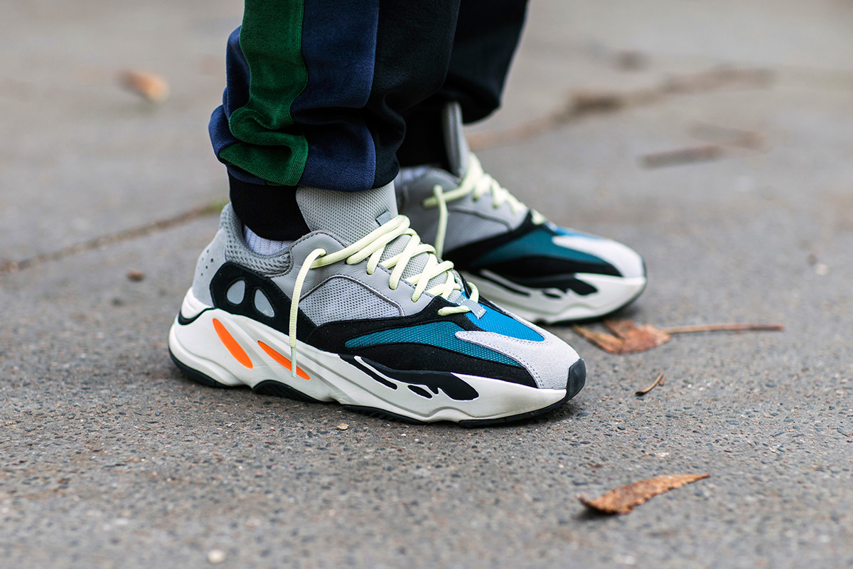 giay the thao - yeezy wave runner 700 - elle man
