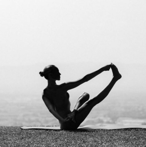 yoga khoa than - elle man 16