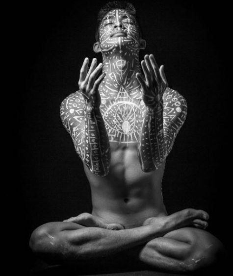 yoga khoa than - elle man 25