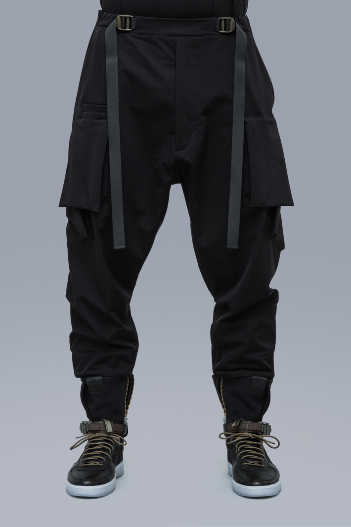 3 thương hiệu xây dựng nên xu hướng thời trang Urban Techwear elle man4