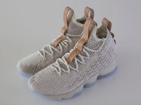 giay the thao cuoi thang 10 - Nike LeBron 15 “Ghost” 1 - elle man 2