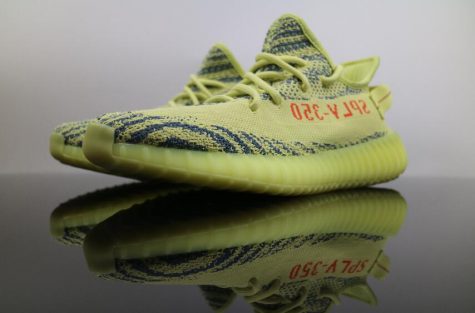 giay the thao dep thang 11 - adidas YEEZY BOOST 350 V2 Semi Frozen Yellow - elle man 1