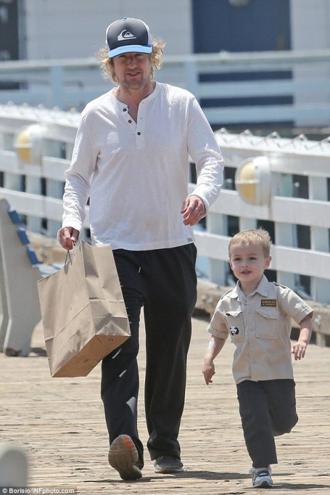 Owen Wilson cùng con trai Robert Ford Wilson 
