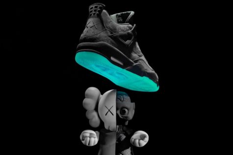 giay the thao thang 11 2017 - KAWS x Air Jordan 4 - elle man 3