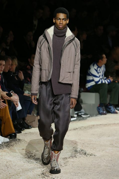 thuong hieu louis vuitton - elle man runway 17