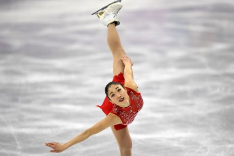 Mirai Nagasu giành được huy chương đồng cho cuộc thi trượt băng nhóm.