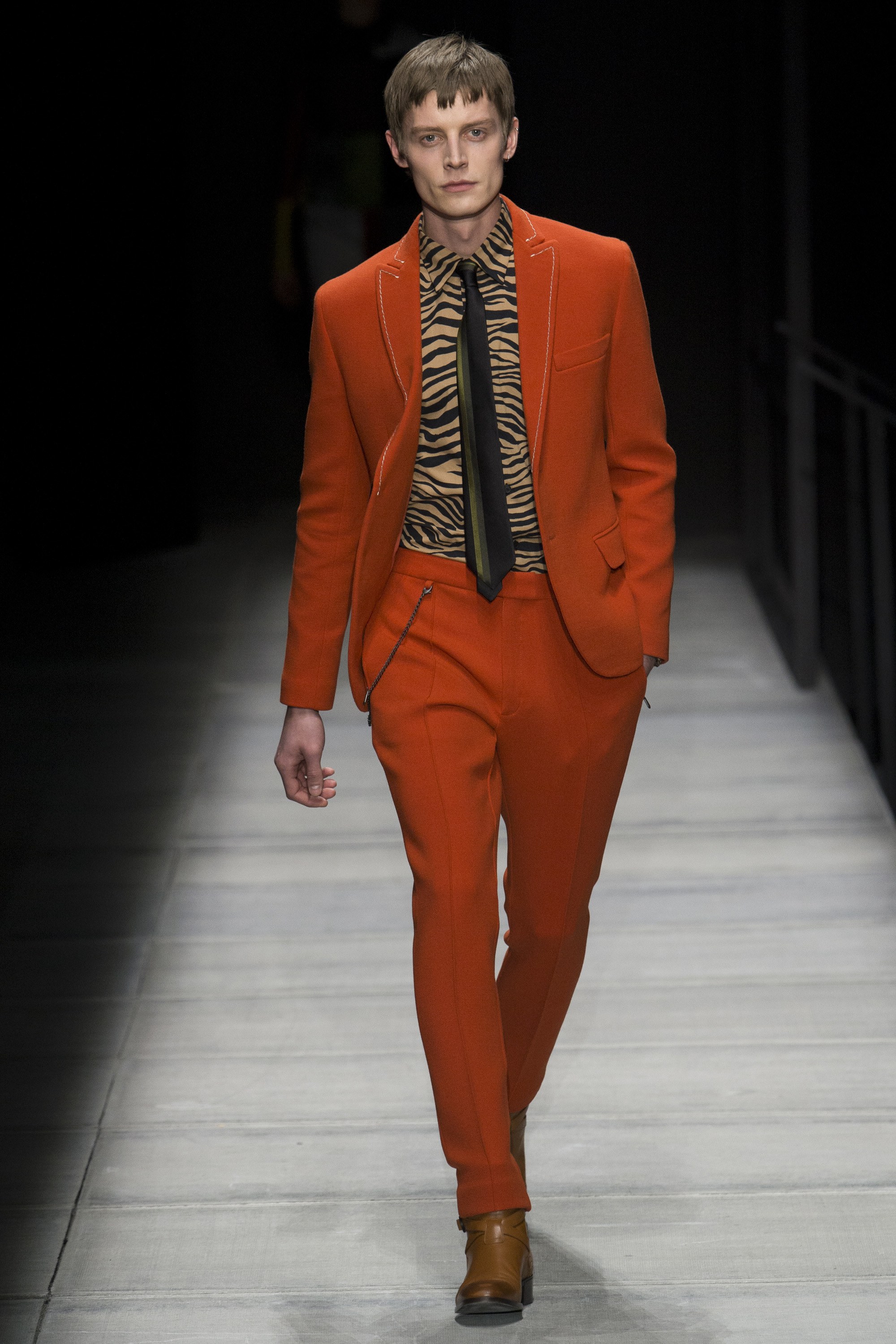 ELLE Man Style Calendar phiêu lưu với suit sắc màu (53 – 1132018) (13)