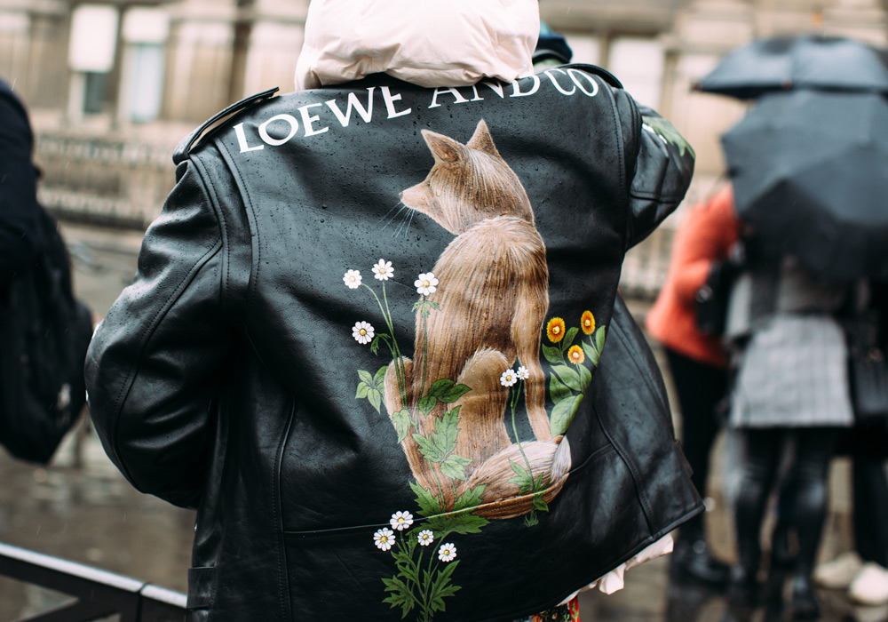 Street style nổi bật tại Tuần lễ thời trang Paris Thu-Đông 2018 (23)