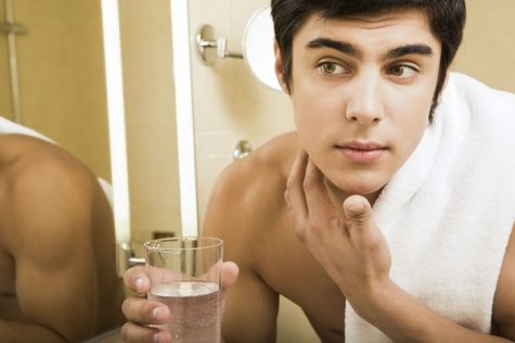 Hãy ngưng sử dụng ngay các loại mỹ phẩm. Photo: ELLE Man