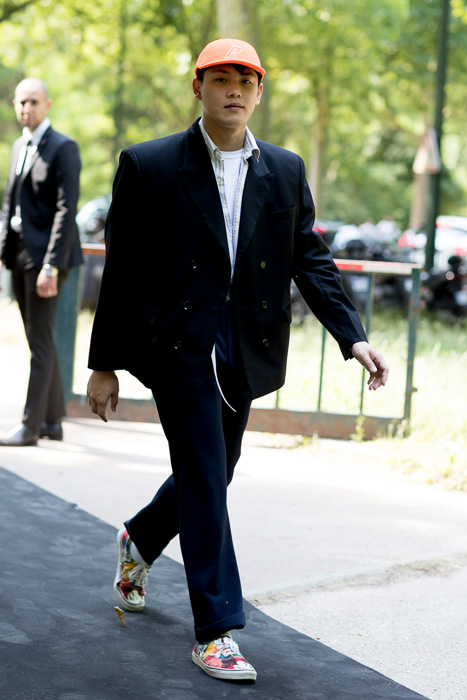 ELLE Man Style Calendar Tạo điểm nhấn với giày thể thao in họa tiết (12 – 1832018) (11)